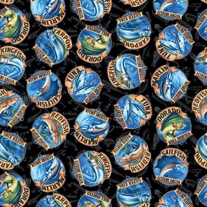 Tecido de pesca, emblemas de pesca em preto / coleção de peixes Reel Fun da Blank Quilting Hunting Fishing Camping Yardage & Fat Quarters