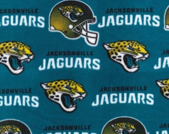 Tela polar de los Jacksonville Jaguars de la NFL. Se vende cortada a medida / Tela polar con licencia de la NFL de Fabric Traditions / Tela de fútbol americano de 58" de ancho