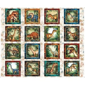 Peut inclure: Un panneau de tissu avec seize illustrations de dinosaures encadrées. Chaque carré présente une espèce de dinosaure différente, entourée de verdure luxuriante et encadrée dans diverses couleurs. Le fond est un motif floral aux tons doux.