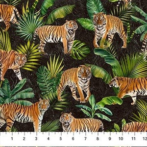 All-over dierenrijk tijger op zwarte stof, wilde safaristof Jungle Queen Naturescapes tijgerhuidstof van Northcott