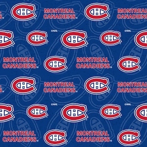 Peut inclure: Motif répétitif avec le logo et le nom de l'équipe des Canadiens de Montréal sur fond bleu. Le logo est un 'C' rouge avec un 'H' blanc et une crosse de hockey. Le texte 'MONTREAL CANADIENS' est également présent.