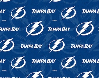 Tecido NHL Tampa Bay Lightning / Tecido de algodão para hóquei vendido por metro / Licenciado para Sykel pela National Hockey League (NHL) Fat Quarters e por metro