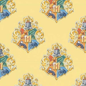 Harry Potter Schulwappen Stoff Meterware von Camelot Fabrics & Harry Potter Fat Quarters