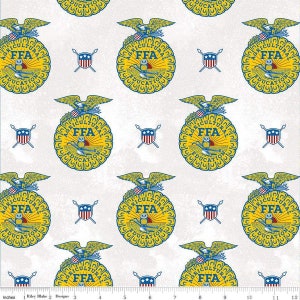 Emblemas de la FFA sobre tela blanquecina / La FFA se renueva con Riley Blake / Future Farmers of America, yardas de tela de algodón y cuartos de grasa