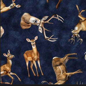 Tossed Deer on Blue, Buck Wild Collection par mètre par QT Yardage et Fat Quarters disponible