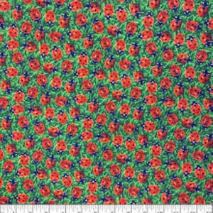 Pode incluir: Um tecido verde com um padrão repetido de joaninhas vermelhas com pintas pretas. As joaninhas estão espalhadas pelo tecido, criando um design caprichoso e alegre. Adequado para vários projetos de artesanato e costura.