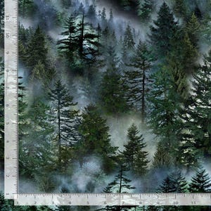Tessuto Evergreen Forest Misty Mountain / Tessuto Pine Trees Landscape di Timeless Treasures Fabrics, tessuto tagliato su misura e Fat Quarters