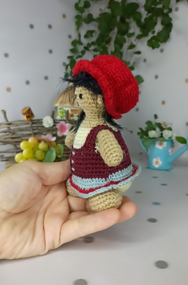赤い帽子をかぶったかぎ針編み人形、あみぐるみぬいぐるみ - Etsy 日本
