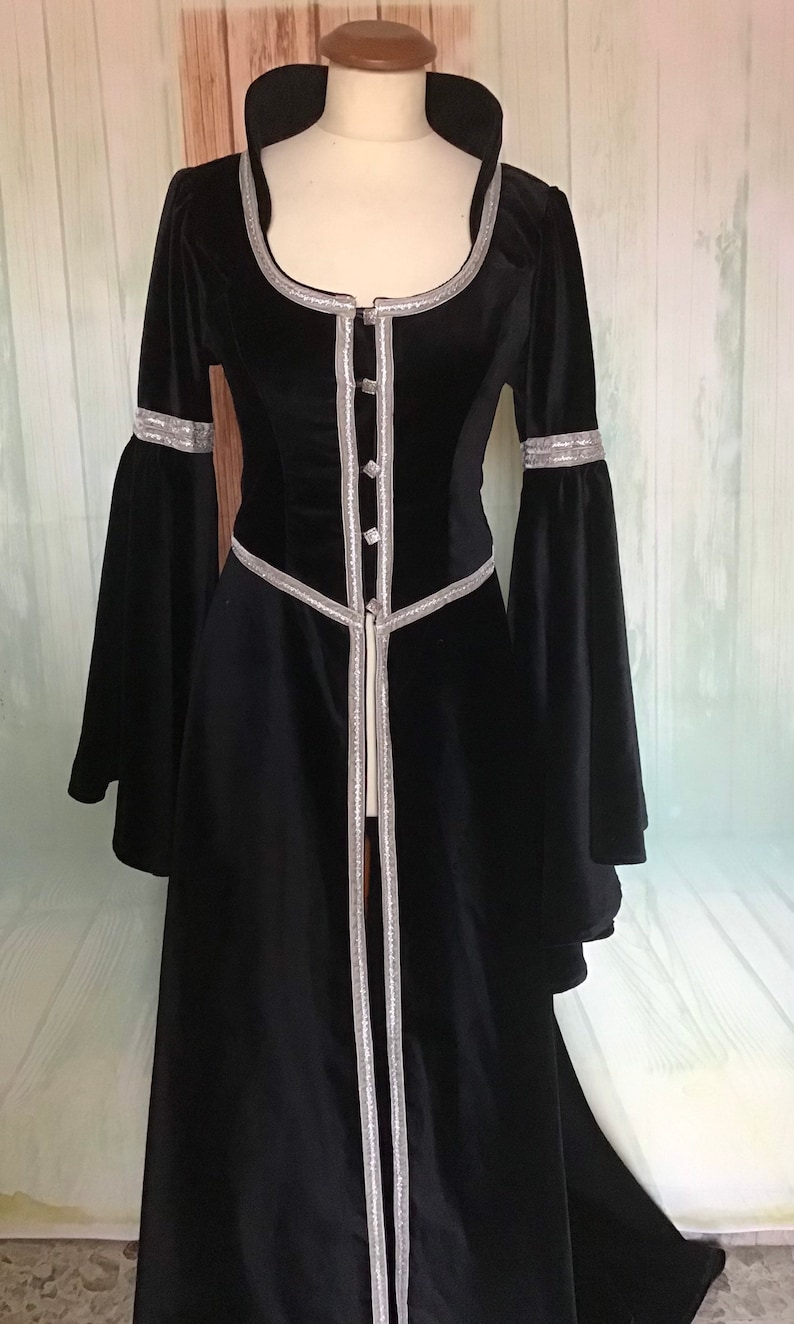 JULSEY - Vestito Corto In Pizzo Nero Con Corpetto E Gonna A Balze - Foto 10