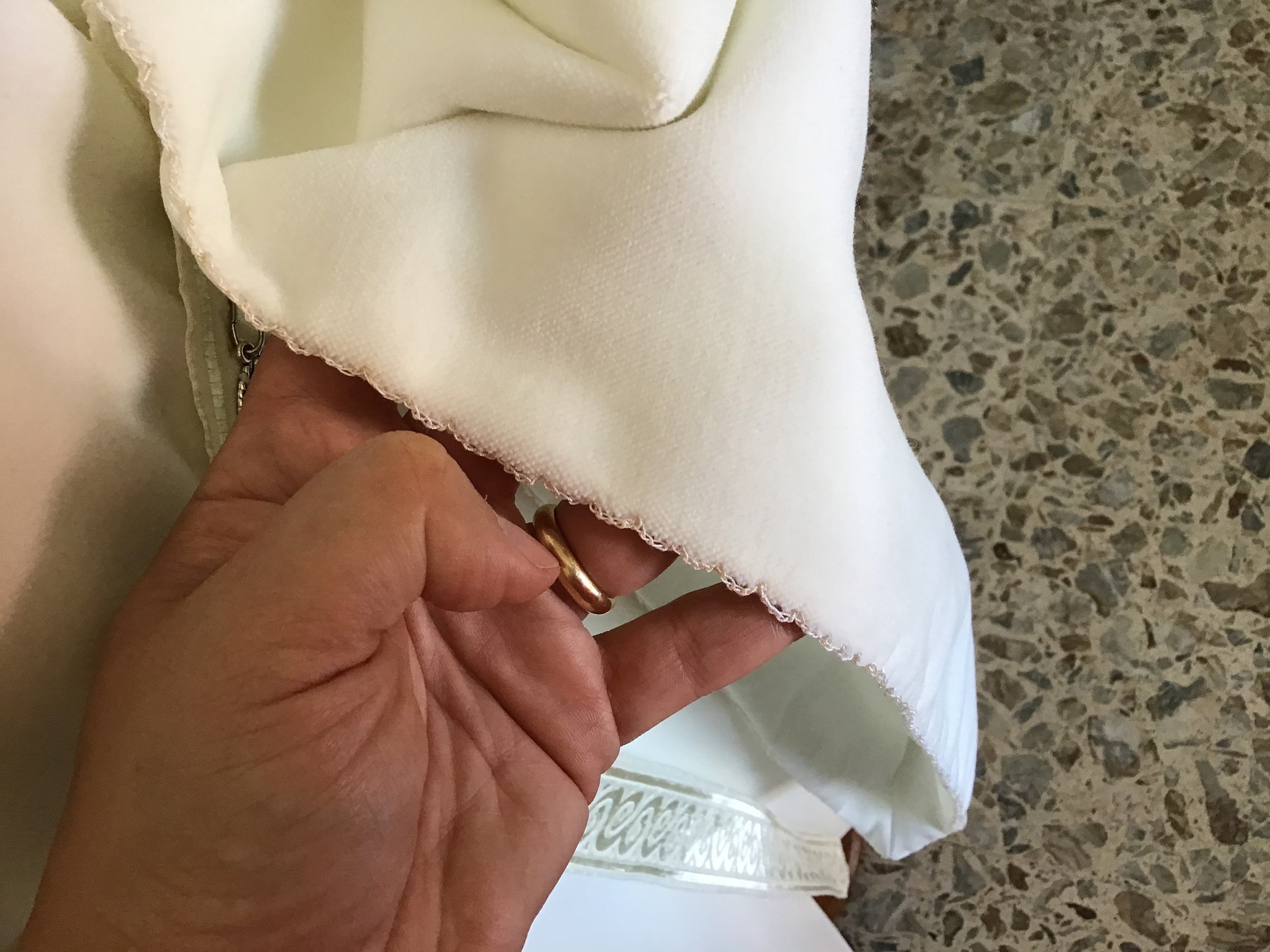 ロード・オブ・ザ・リング』のローハンの白いドレスのエオウィン