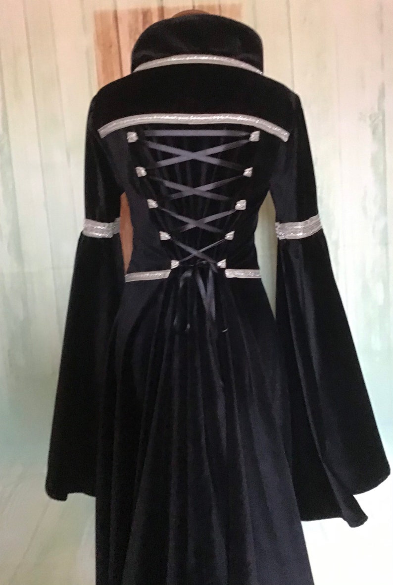 Abito Medievale Bambina In Velluto Con Maniche A Campana - Vestito Rinascimentale Per Halloween E Feste - 4