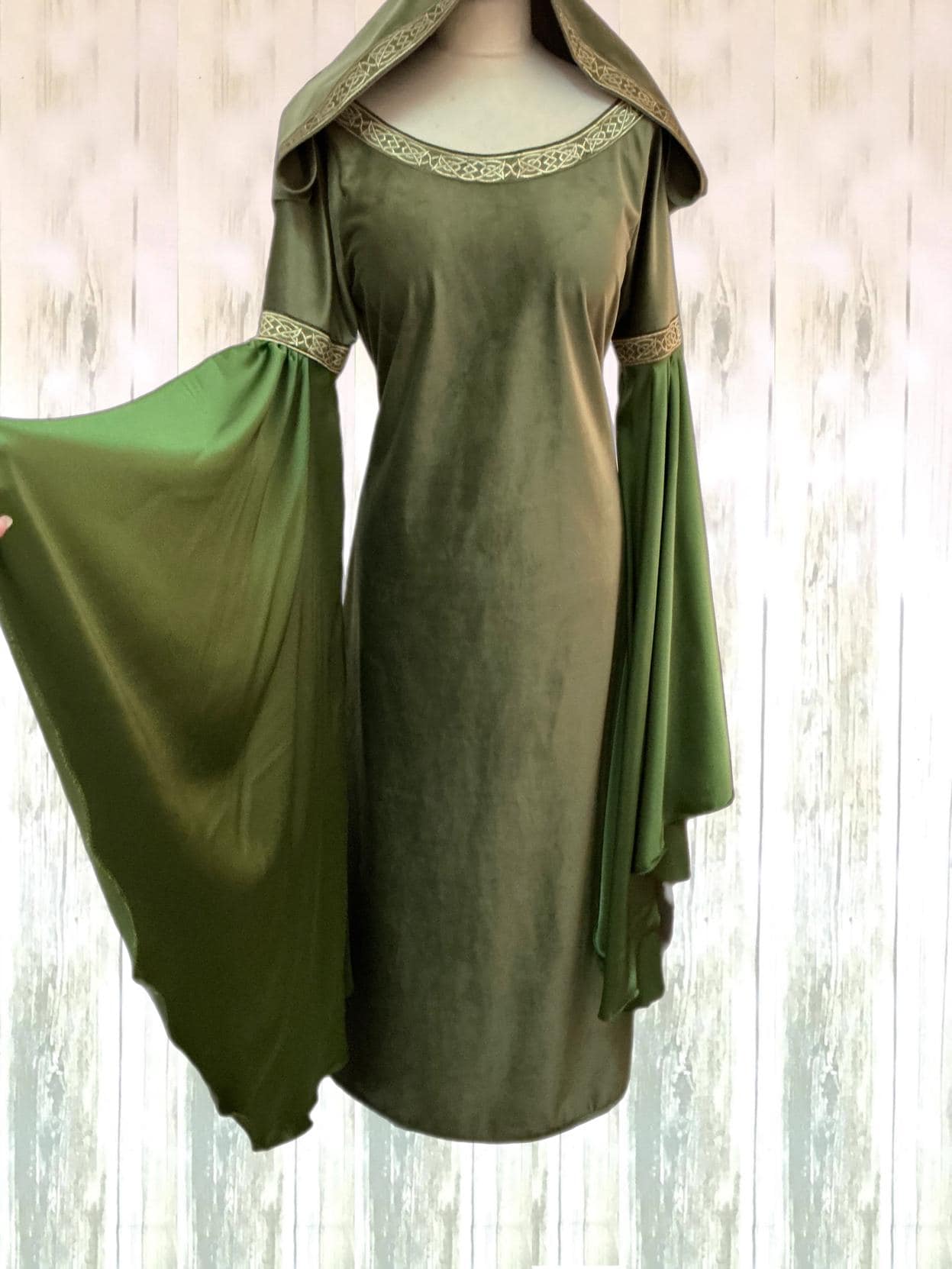 green emerald velvet dress Green velvet fantasy elven dress for Beltane wedding – DressArtMystery main image 1