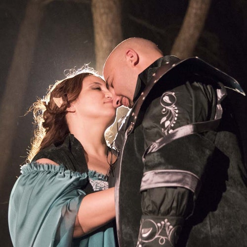 ロード・オブ・ザ・リング』のローハンの白いドレスのエオウィン