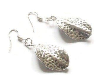 Silver Leaf Earrings, Silver Drop Earrings, Leave Earrings, Silver Leave Earrings, Silver Hammered Earrings, Sterling Silver Earrings