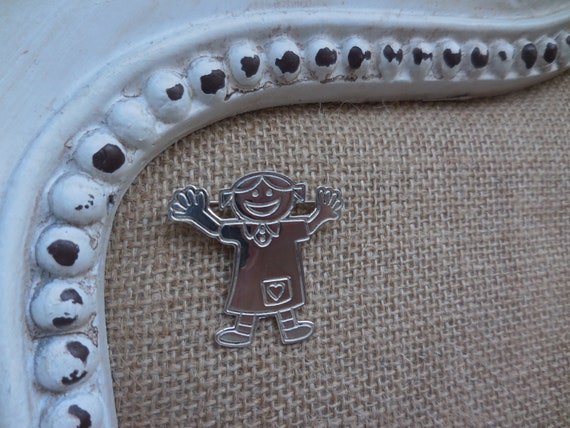 Save the Children Smiling Girl with a Heart Vintage Pin / Brooch View 2