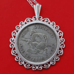 1937 ~ 1946 New Zealand One Shilling 50% Silver Coin 925 Sterling Silver Necklace NEW - Crouched Maori Warrior