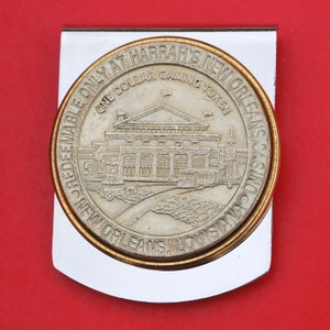 Vintage Harrah&#39;s Casino One Dollar Gaming Token Stainless Steel Large Wide Design Money Clip NEW - New Orleans, LA