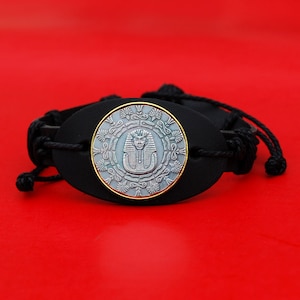 1/4 oz .999 Silver Round Genuine Leather Bracelet - Egyptian King Tut w/Pyramid - OBVERSE
