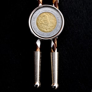 1996 ~ 2009 Mexiko 1 Peso Bi-Metallic Münze 36 &quot;Kunstleder Schnur Silber Bolo Tie NEU - National Arms Adler & Schlange