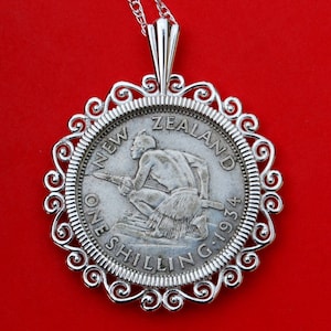 1933 ~ 1935 New Zealand One Shilling 50% Silver Coin 925 Sterling Silver Necklace NEW - Crouched Maori Warrior