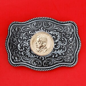 US 2013 Presidential Dollar BU Unc Coin Silver Tone Belt Buckle NEW - Beautiful Western Scroll - Theodore Roosevelt (1901-1909 Years Served)