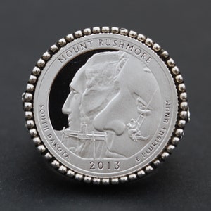 USA 2013 Południowa Dakota Mount Rushmore National Memorial Quarter 90% Srebrna moneta próbna Pierścień sygnetowy 925 Sterling NOWY - America the Beautiful