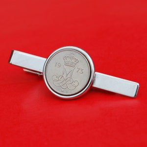 1973 Denmark 10 Ore Uncirculated Coin Silver Plated Tie Clip Bar Pin NEW - Crowned MIIR Monogram