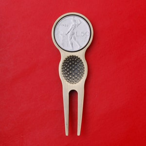 1954 - 1989 Italien 50 Lire Coin Golf Ball Marker Divot Tool - Vulkan stehend am Amboss