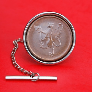1980 Norway 5 Ore BU Uncirculated Coin Silver Plated Tie Tac Tack Pin NEW - National Arms