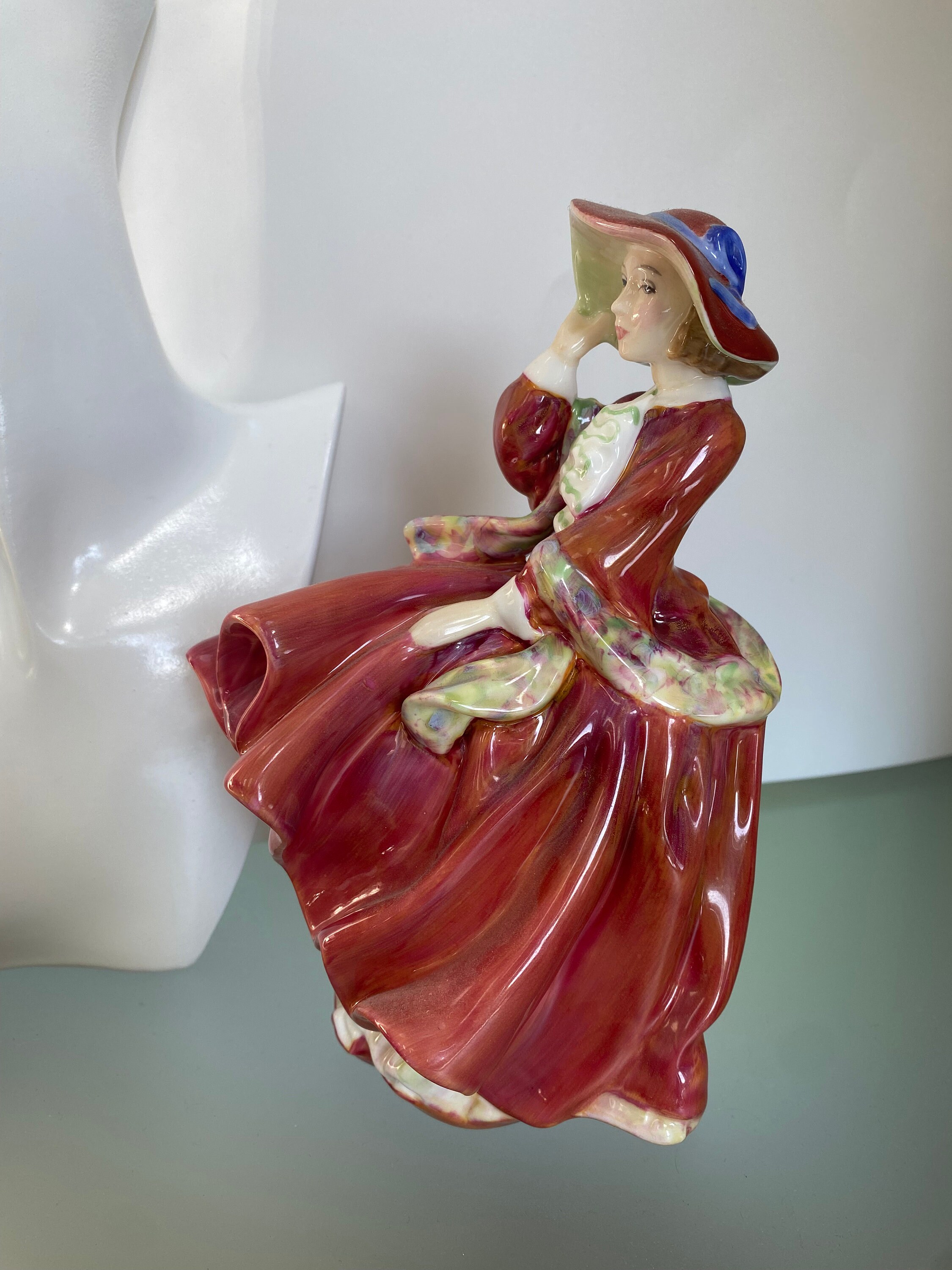 Rare Royal Doulton Top O' the Hill, Rdno 822821 Pretty