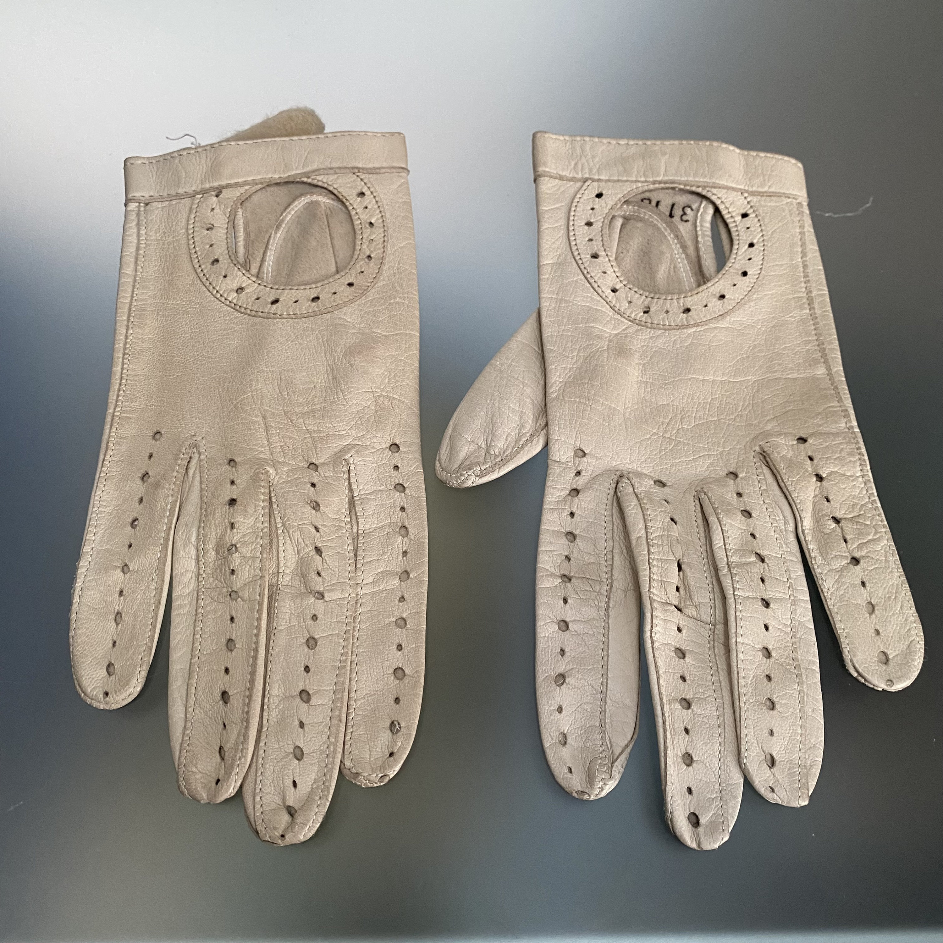 Beige suede sale gloves