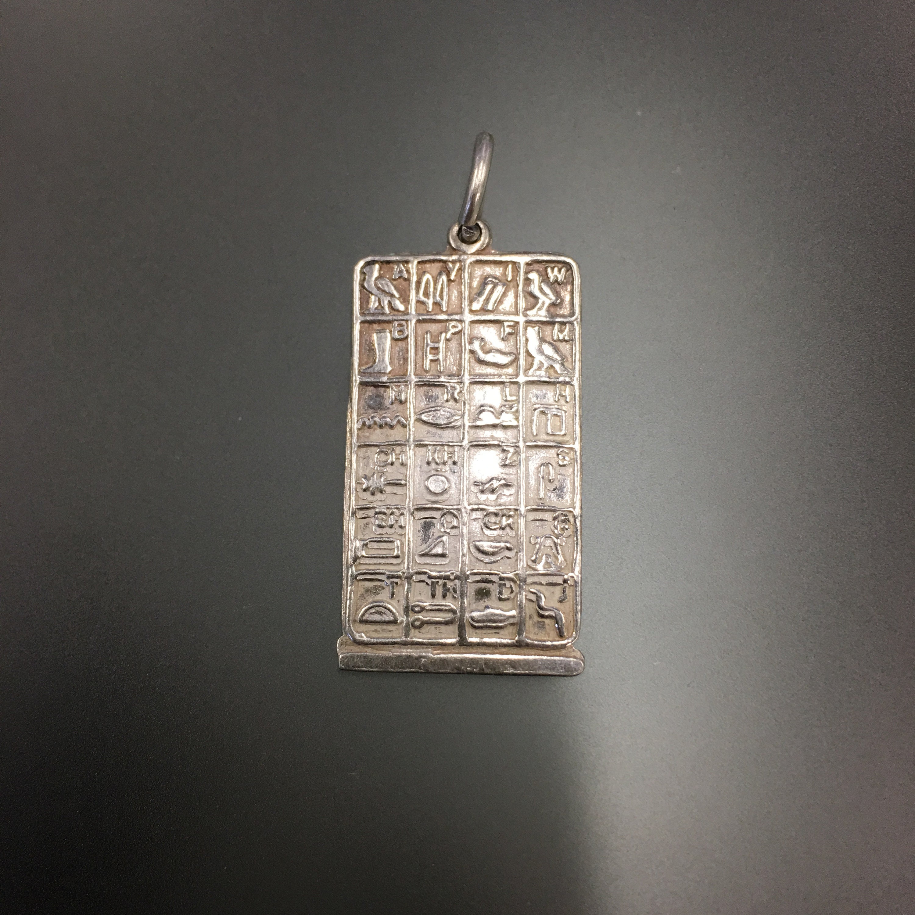Pendentif Isis en argent - bijoux symbole égyptiens - l or du temple