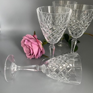 Cristal de Flandre Wine Glasses - Dauphine Pattern - 24 Lead Crystal - Set of 4