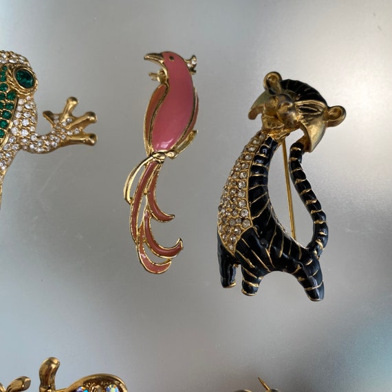 Vintage Brooches Ménagerie of Animal Brooches Gol… - image 9