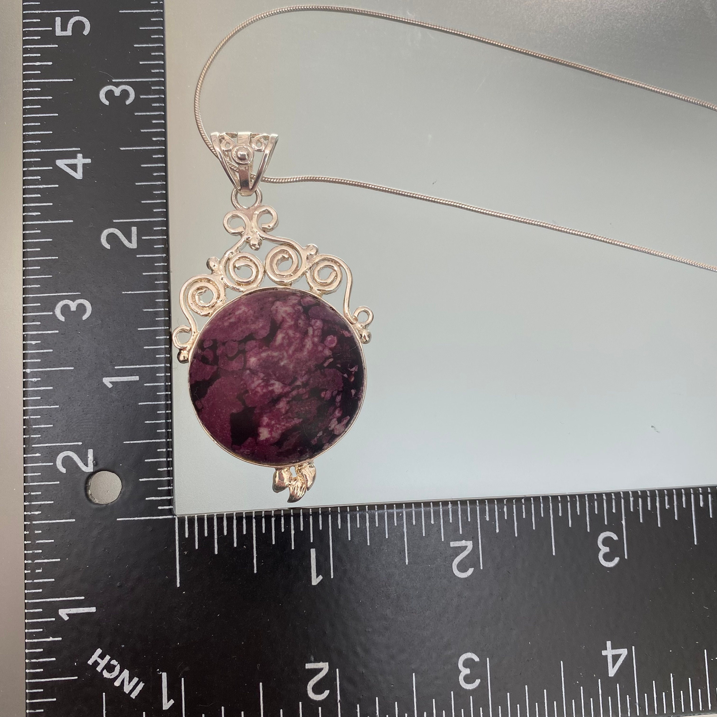 Pendentif En Argent Massif Avec Cabochons Violets Foncés - Occasion, Sans Marque
