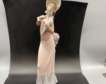 LLADRO Koketterie Figur KOQUETRY Dame mit Sonnenschirm Mädchen mit Perlenschirm Modell 4995 Retired Lladro glasiertes Porzellan