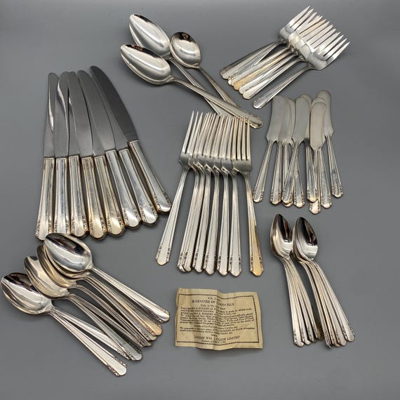 Vintage Wm A ROGERS A1 Plus Oneida Ltd 1940 VISTA Set of Eight