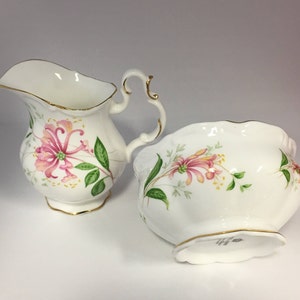 Vintage Royal Albert Large Cream & Sugar set, Pink Honeysuckle Vintage Creamer and Sugar Bowl, Bone China ,Milk Pitcher, Garden Party,