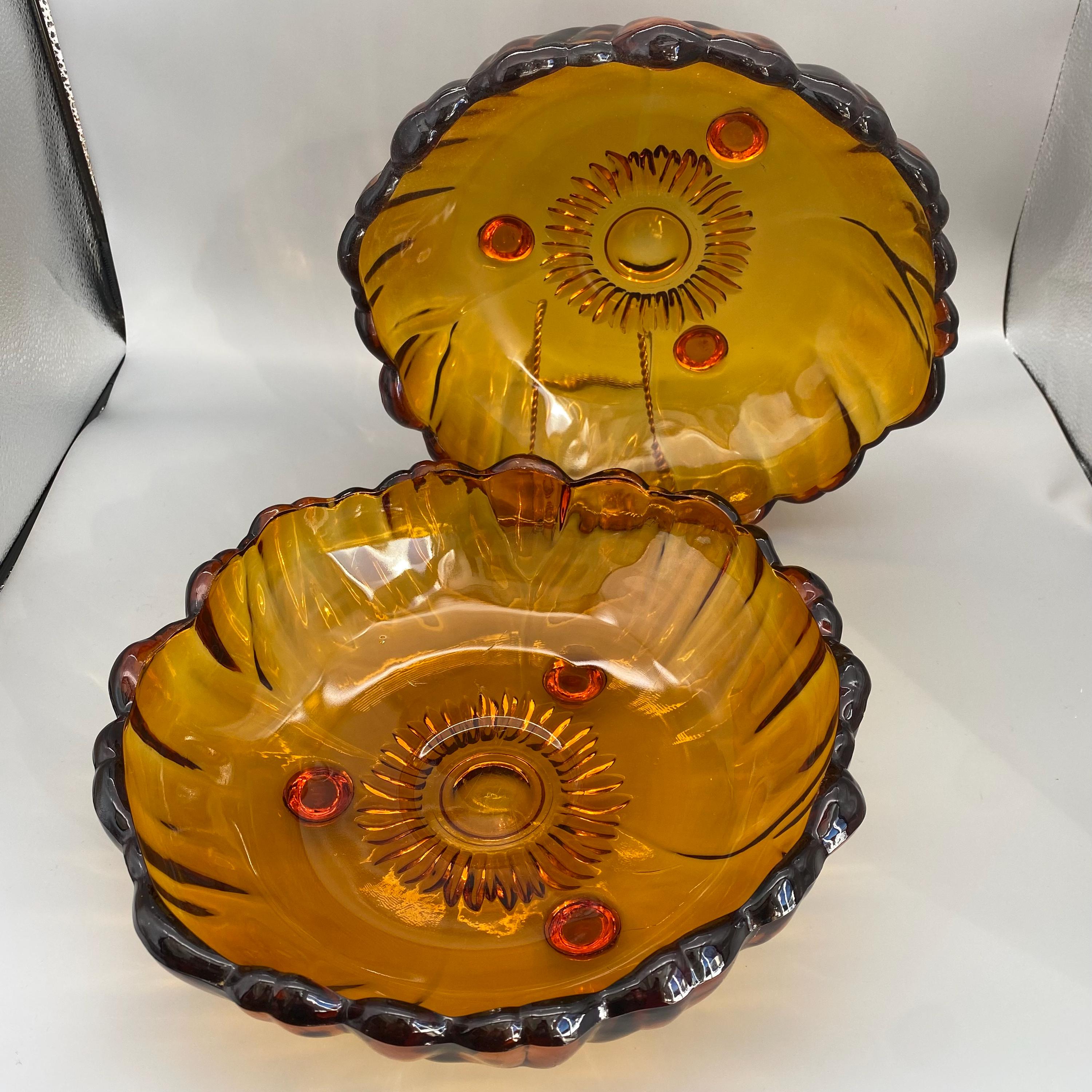 ガラスボール[センターピース] ヴィンテージアンバーガラス台座ボウル：装飾センターピース（直径8.5