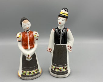 Vintage Hollohaza Porcelain Figurines: Hungarian Folk Art Couple