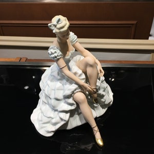 Vintage Schaubach Kunst Wallendorf Porcelain Ballerina Lacing Shoes Lamp  Schaubach Kunst Wallendorf Germany Porcelain Lamp No 1318 I