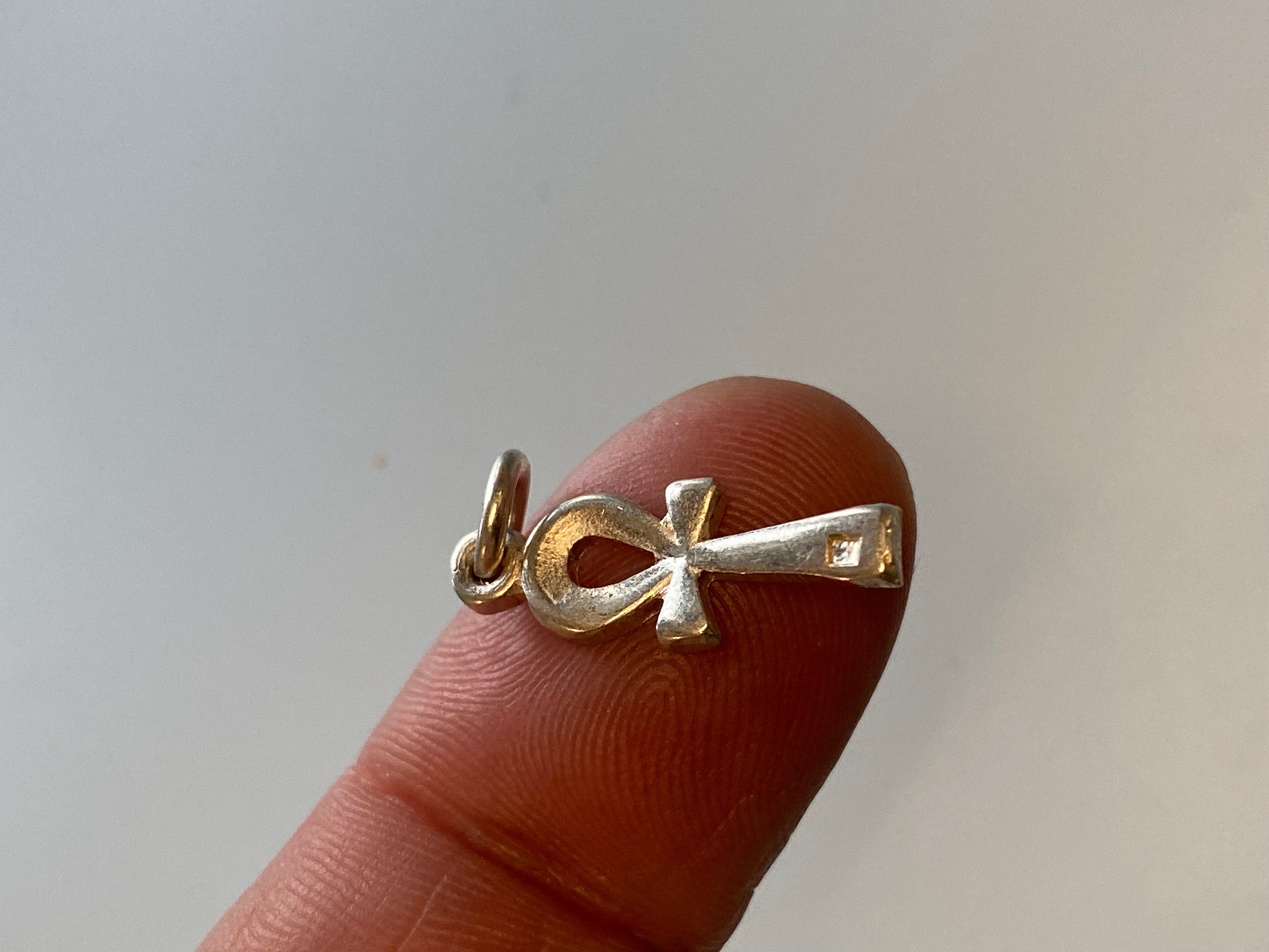 Sterling Silver Egyptian Ankh Cross Pendant: Life Loop Key (7/8