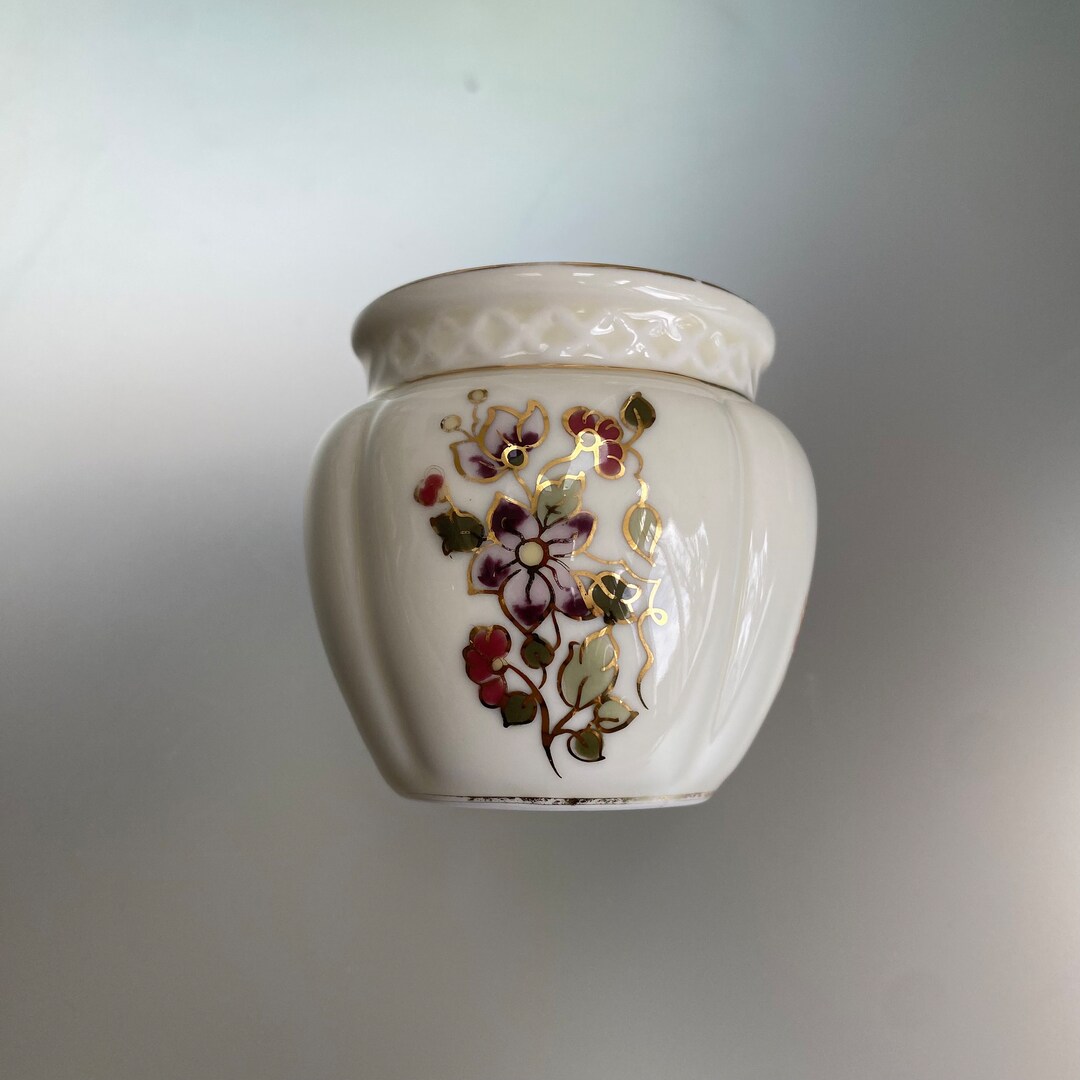 食器 Zsolnay Hungary Vintage Zsolnay Hungary Porcelain Vase: Hand-painted Floral Decor
