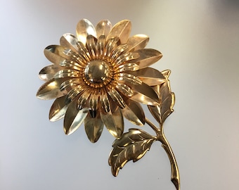 Broche Vintage Fleur Marguerite En Celluloïd Vert Pâle - Années 1940-1960 - Bon état