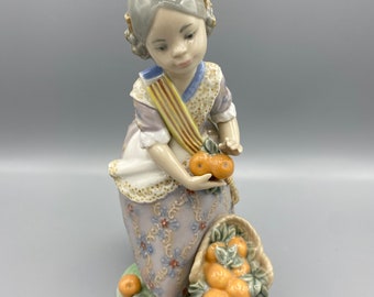 リヤドロ　オレンジがいっぱい バレンシアの少女　ヴィンテージ 希少なヴィンテージ品、廃盤品、リヤドロ バレンシア作「オレンジの