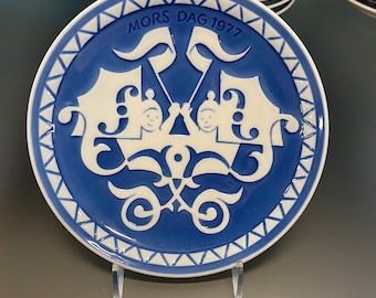 Vintage Royal Copenhagen Mother's Day Plate 1977: Danish Cobalt Blue Porcelain