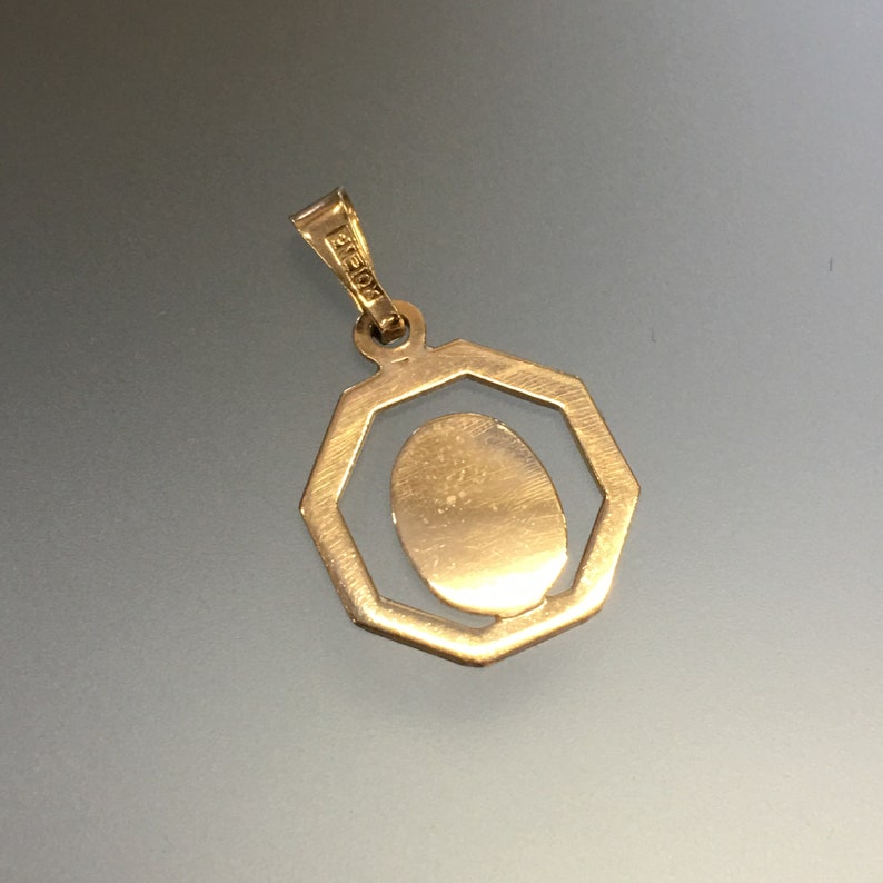 Vintage Gold Virgin Mary Pendant 10k Madonna Pendant Religious Pendant Religious Jewellery Octagonal Shaped Madonna Pendant