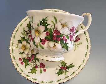 Royal Albert Dezember Weihnachtsrose Teetasse und Untertasse, Blume des Monats Serie