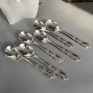 Six Round Bowl Soup Spoon, Cream Soup Spoon Heritage Silver plate 1953 - 1847 Rogers by International Silver Elegant Dinning Table Flatware