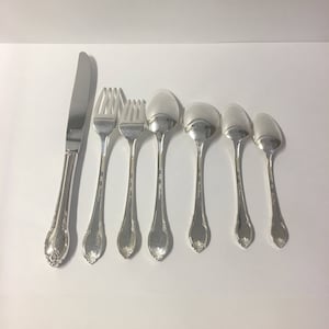 International REMEMBRANCE Silverware Set, Dinner Service for 8, 1847 Rogers Bros 1948, 7 Pieces Setting Silver Plate Flatware Monograms B image 5